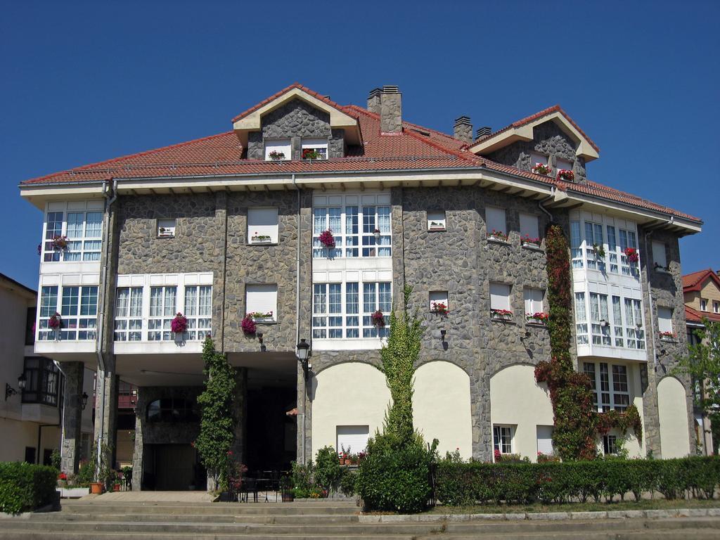 Hotel Presa Riaño Buitenkant foto