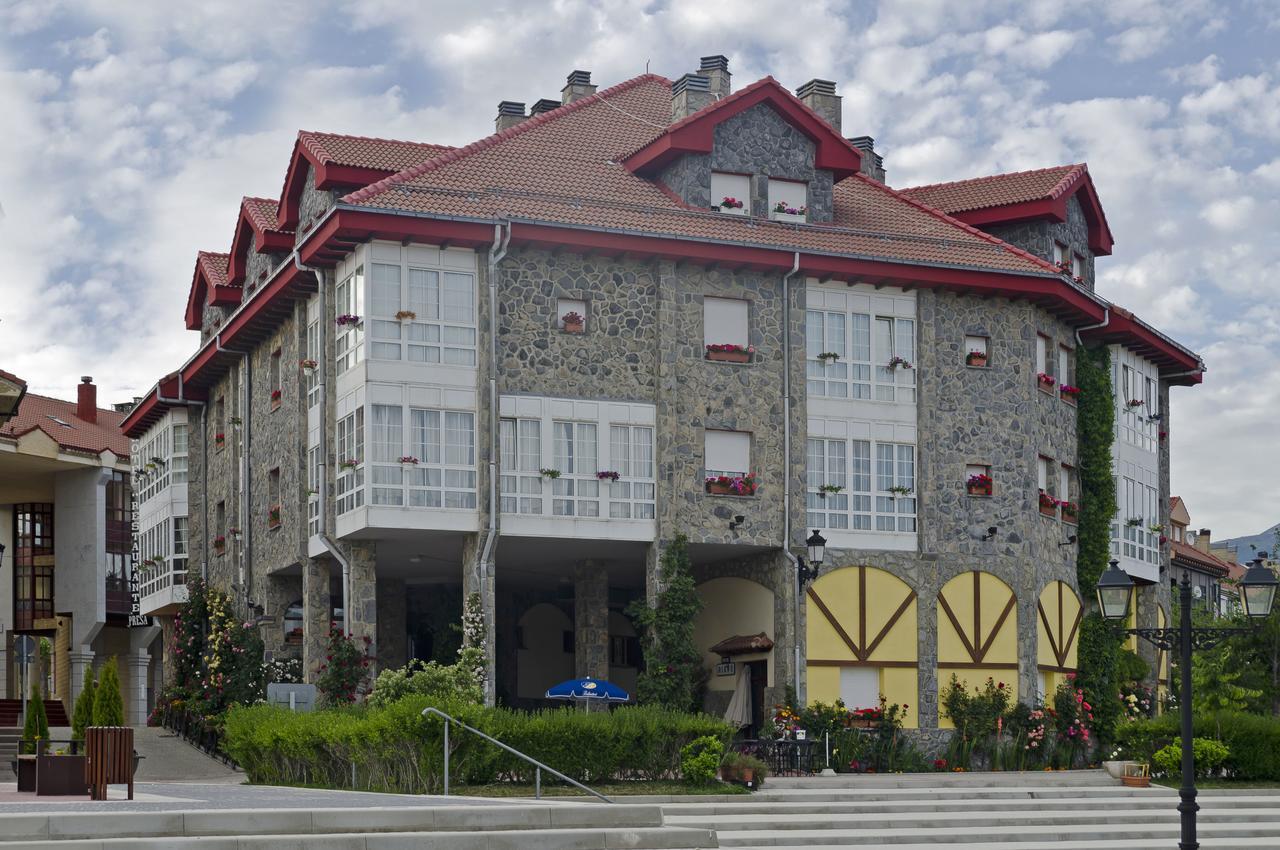Hotel Presa Riaño Buitenkant foto