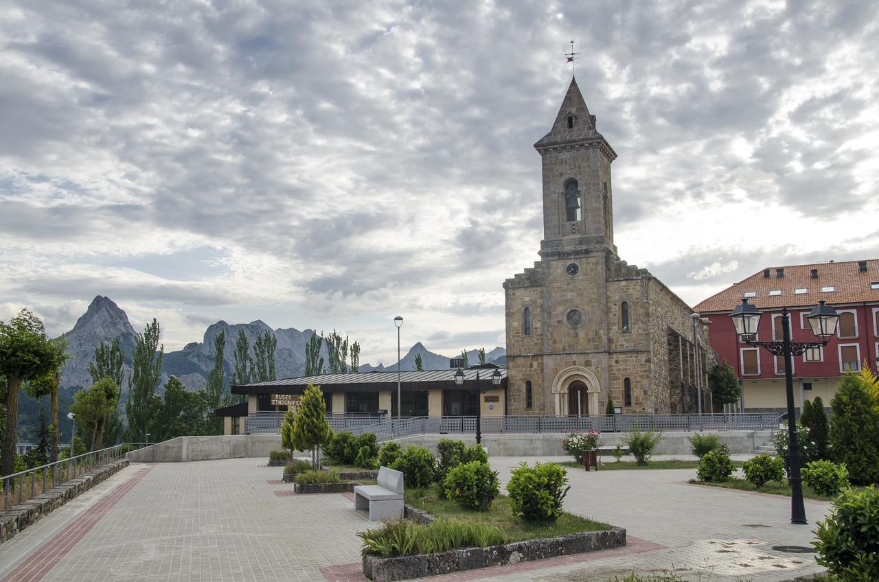 Hotel Presa Riaño Buitenkant foto