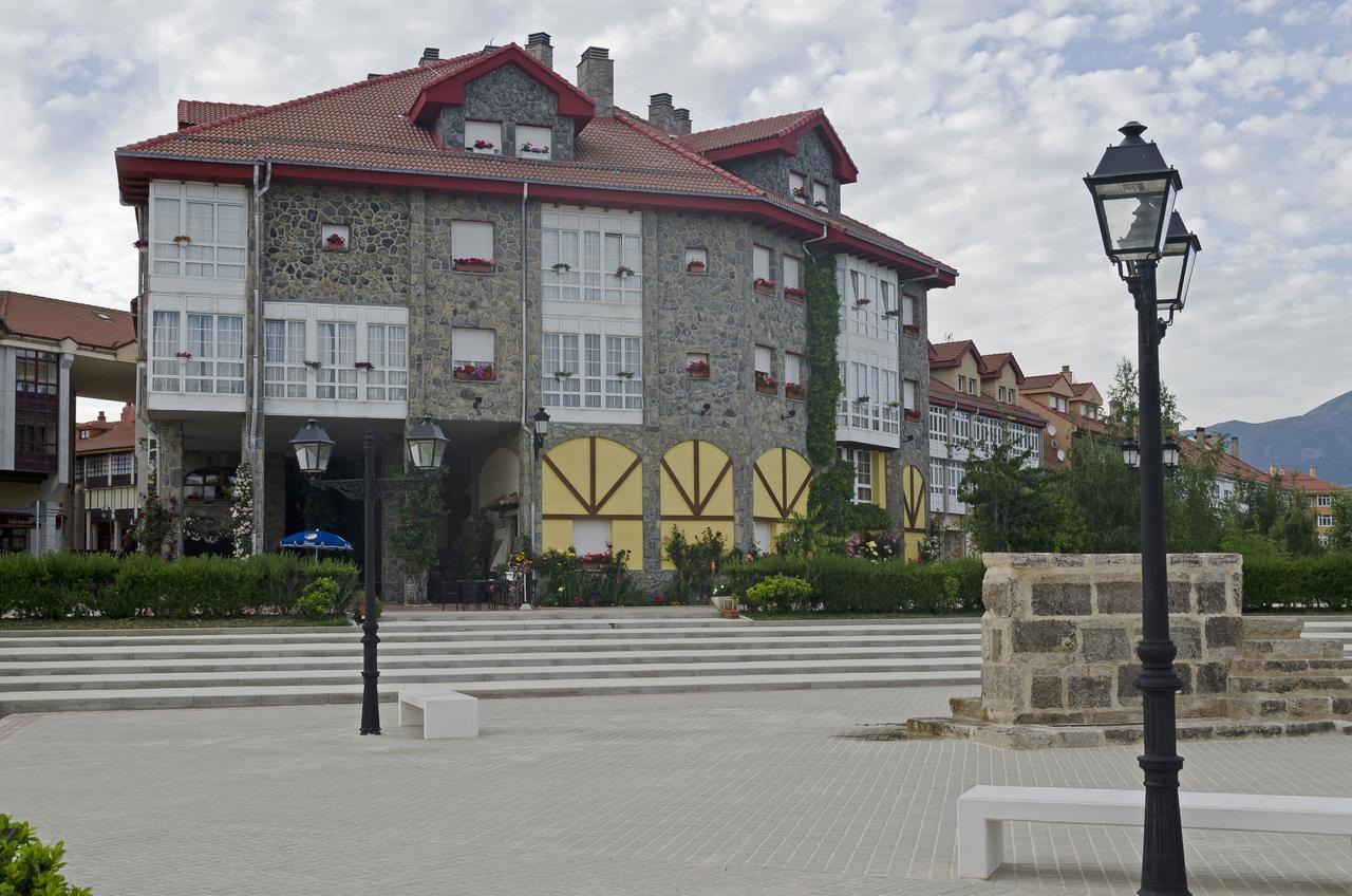 Hotel Presa Riaño Buitenkant foto